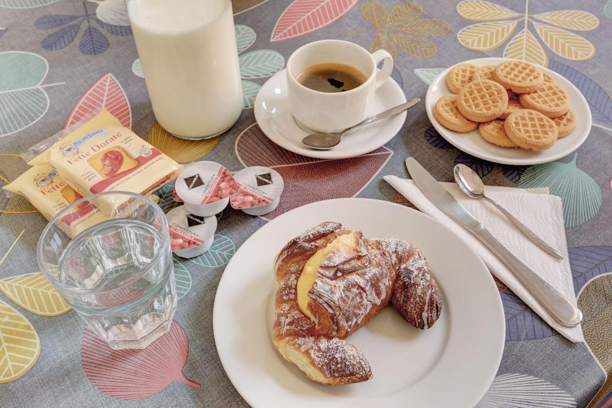 Claudia House Roma Termini Bed & Breakfast Ngoại thất bức ảnh