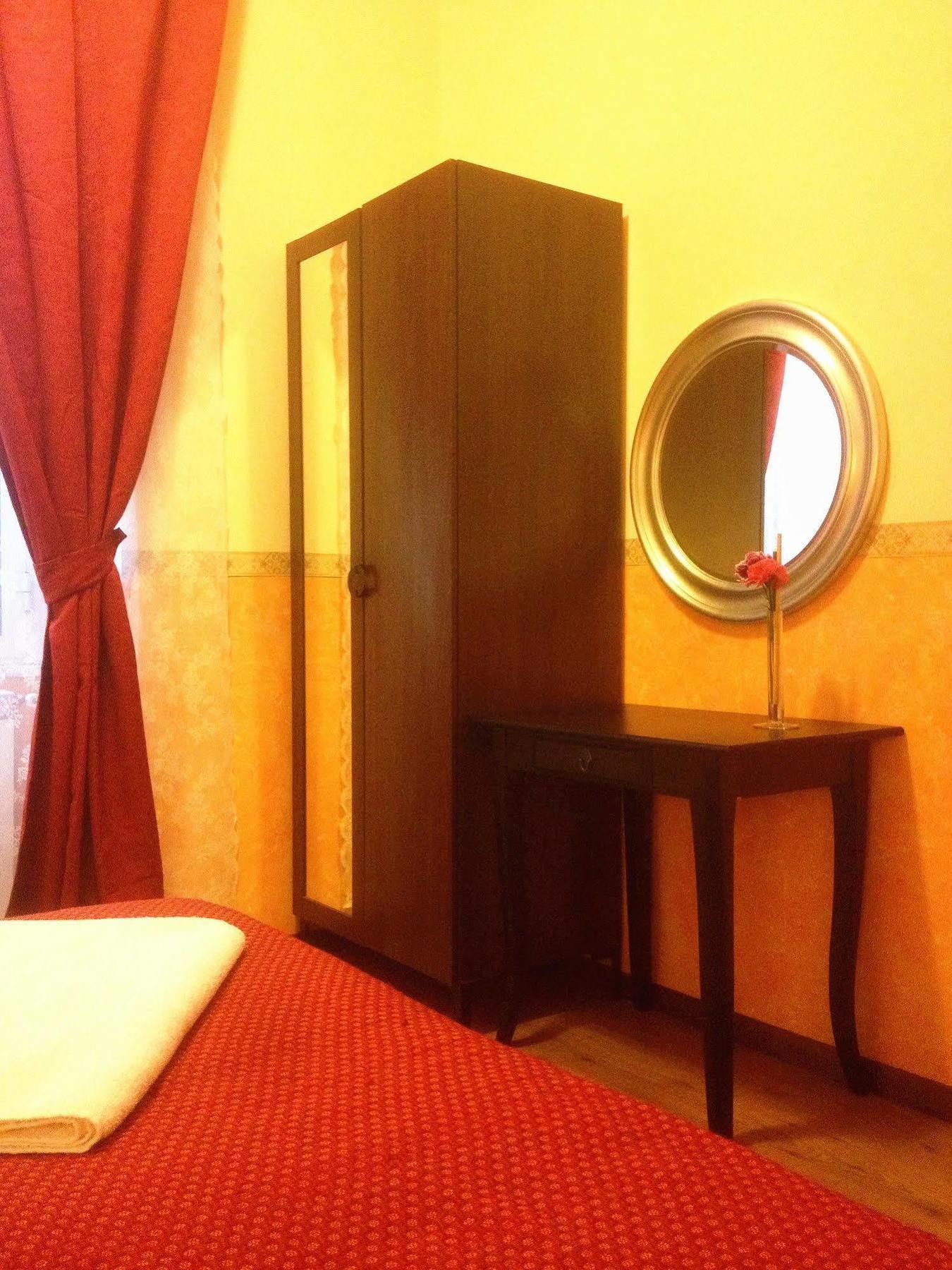 Claudia House Roma Termini Bed & Breakfast Ngoại thất bức ảnh