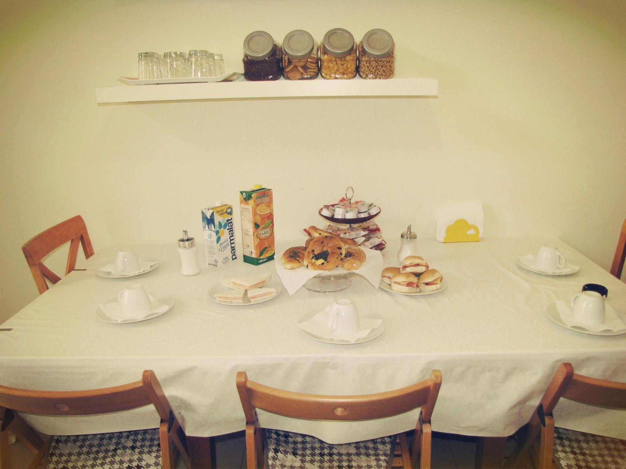 Claudia House Roma Termini Bed & Breakfast Ngoại thất bức ảnh