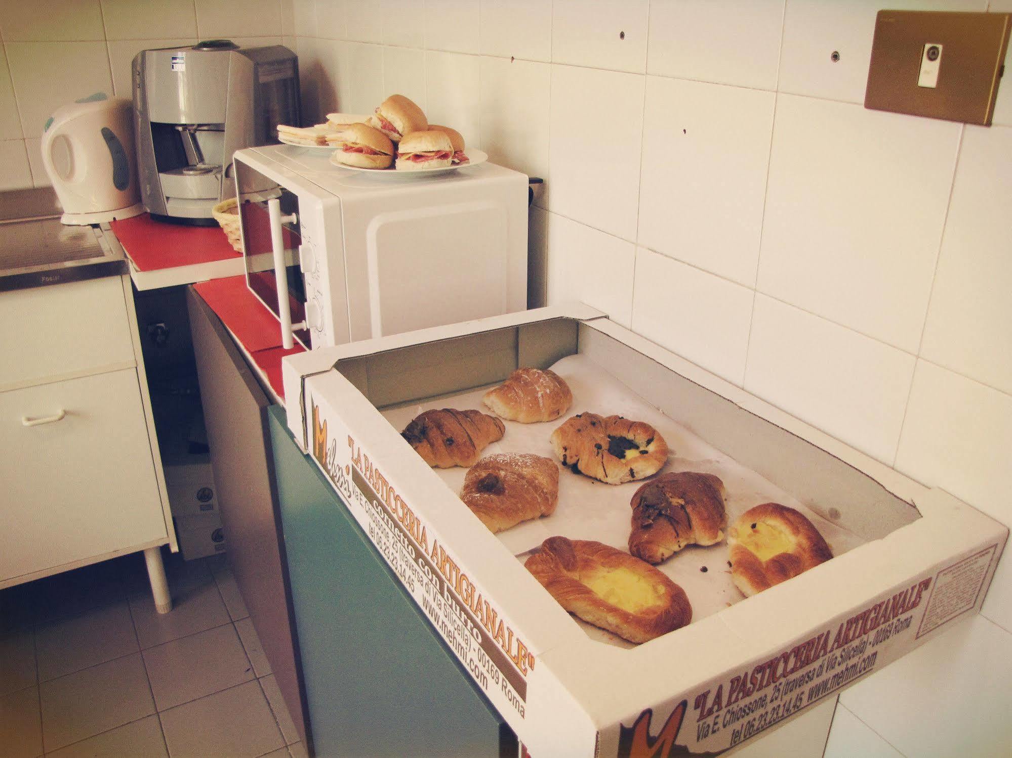 Claudia House Roma Termini Bed & Breakfast Ngoại thất bức ảnh
